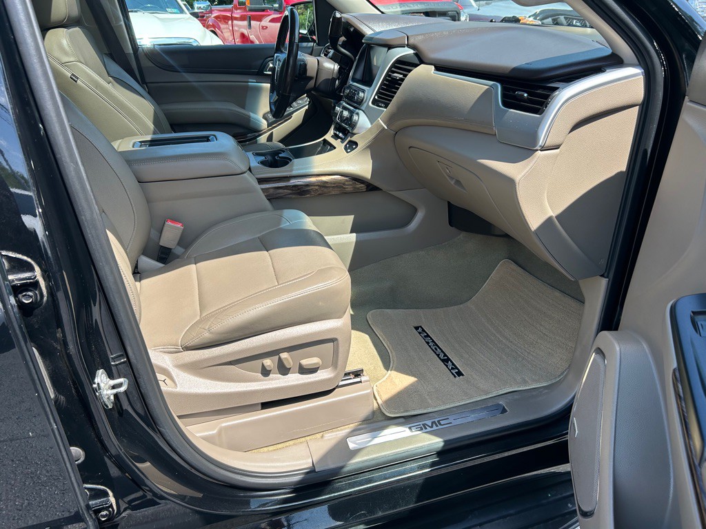 2017 GMC Yukon Image 12