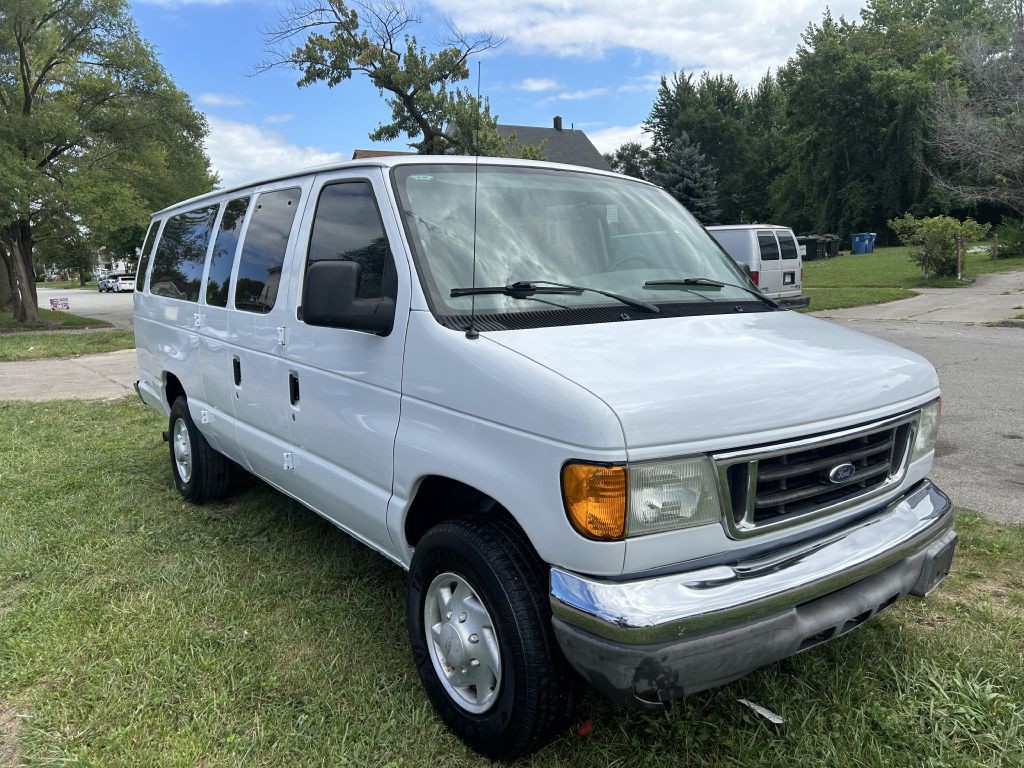 2007 Ford Econoline Image 2