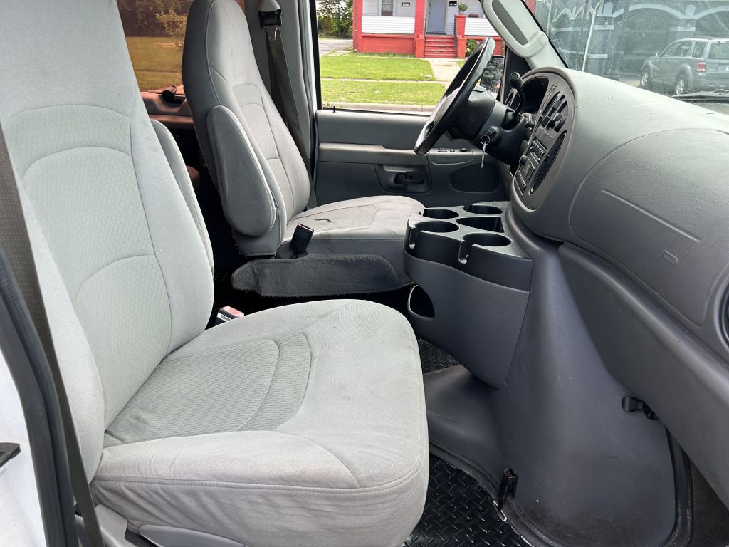 2007 Ford Econoline Image 10