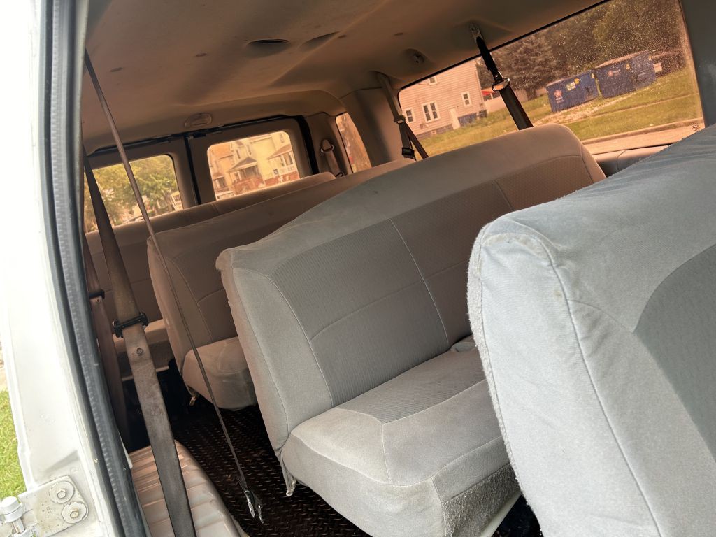 2007 Ford Econoline Image 16