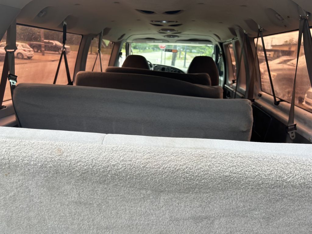 2007 Ford Econoline Image 17