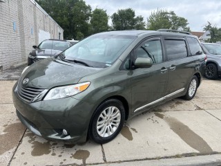 Image for 2013 Toyota Sienna XLE ID: 6591273