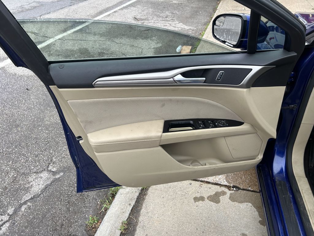 2016 Ford Fusion Image 9