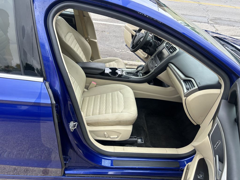 2016 Ford Fusion Image 13