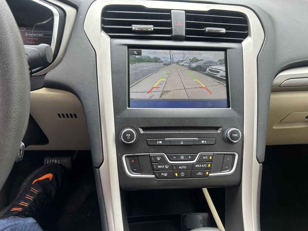 2016 Ford Fusion Image 16