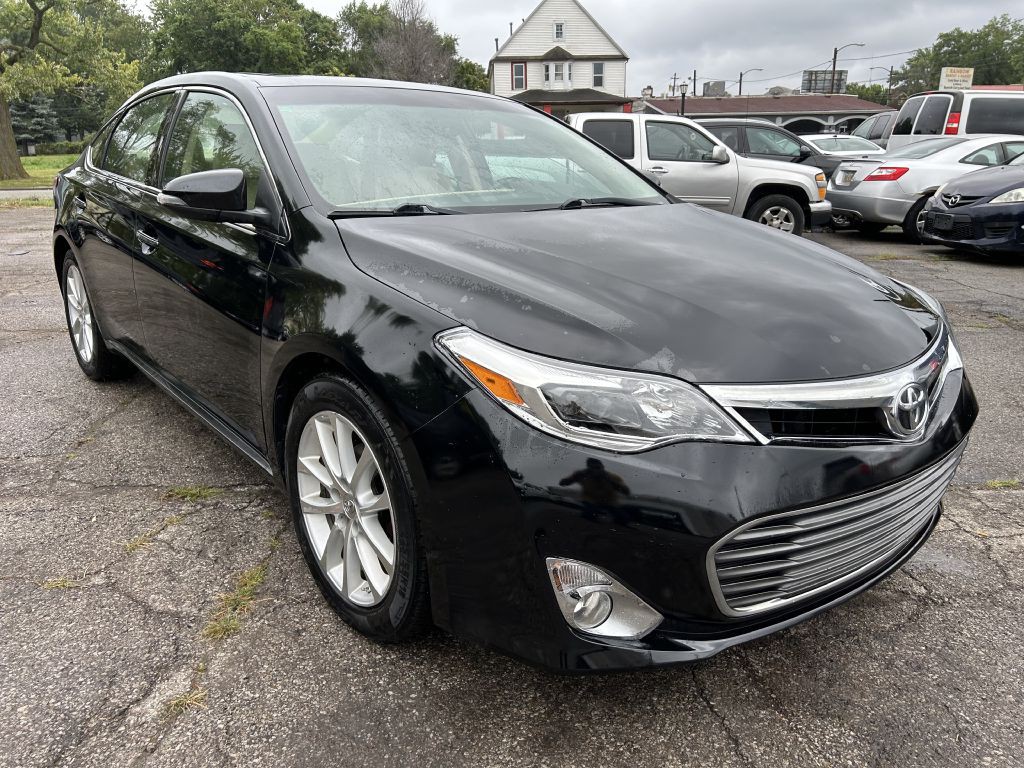 2013 Toyota Avalon Image 1