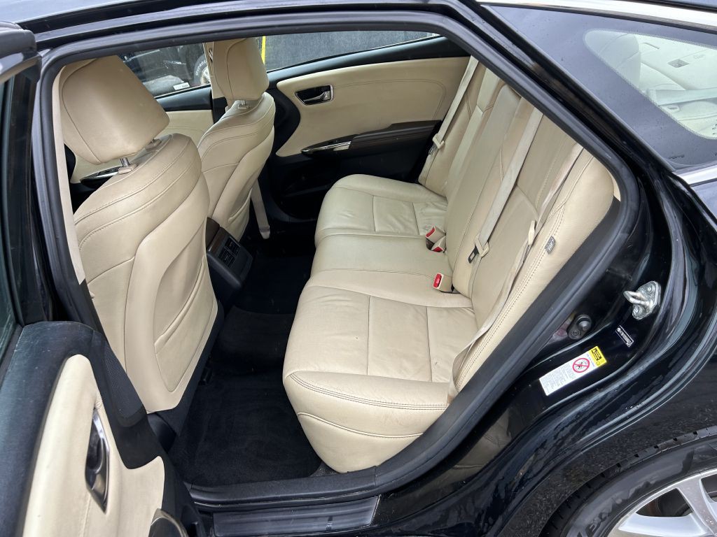 2013 Toyota Avalon Image 12