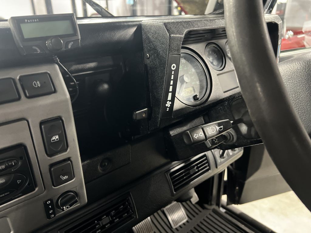 1987 Land Rover Defender Image 65