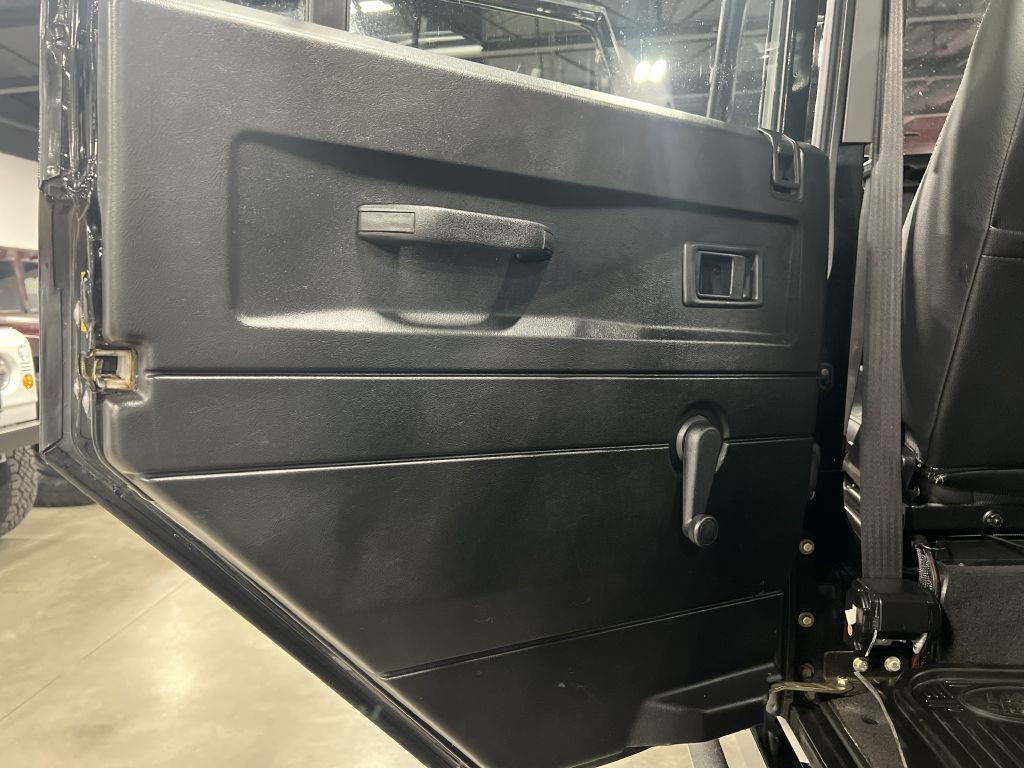 1987 Land Rover Defender Image 78