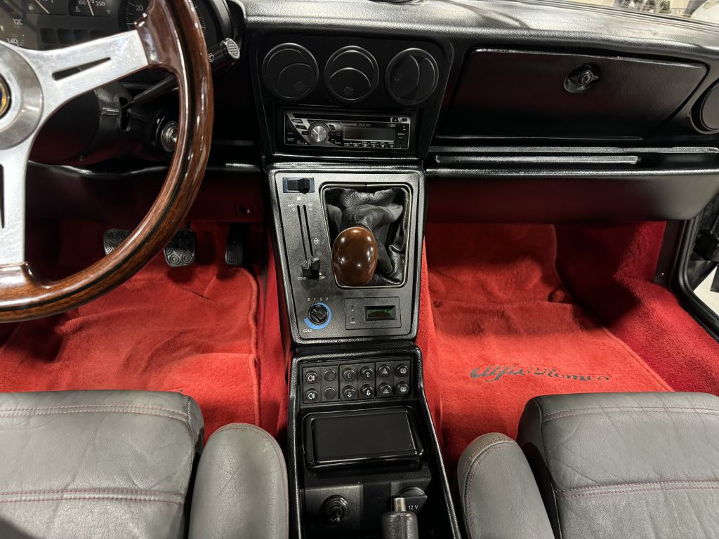 1989 Alfa Romeo Spider Image 60