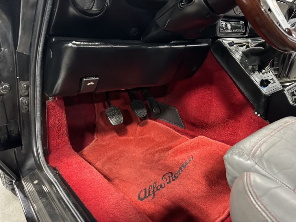 1989 Alfa Romeo Spider Image 74