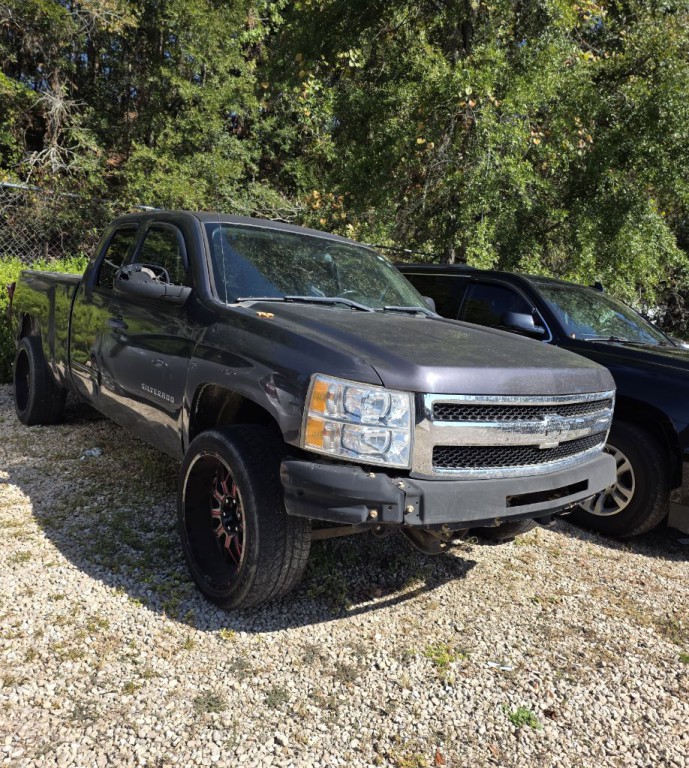 2011 Chevrolet Silverado 1500 Image 2