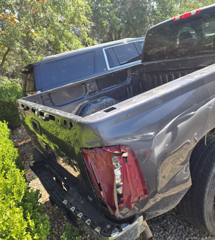 2011 Chevrolet Silverado 1500 Image 3