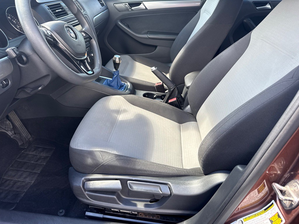 2017 Volkswagen Jetta Image 6