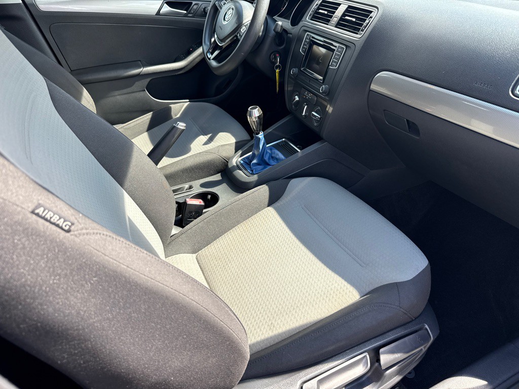 2017 Volkswagen Jetta Image 8