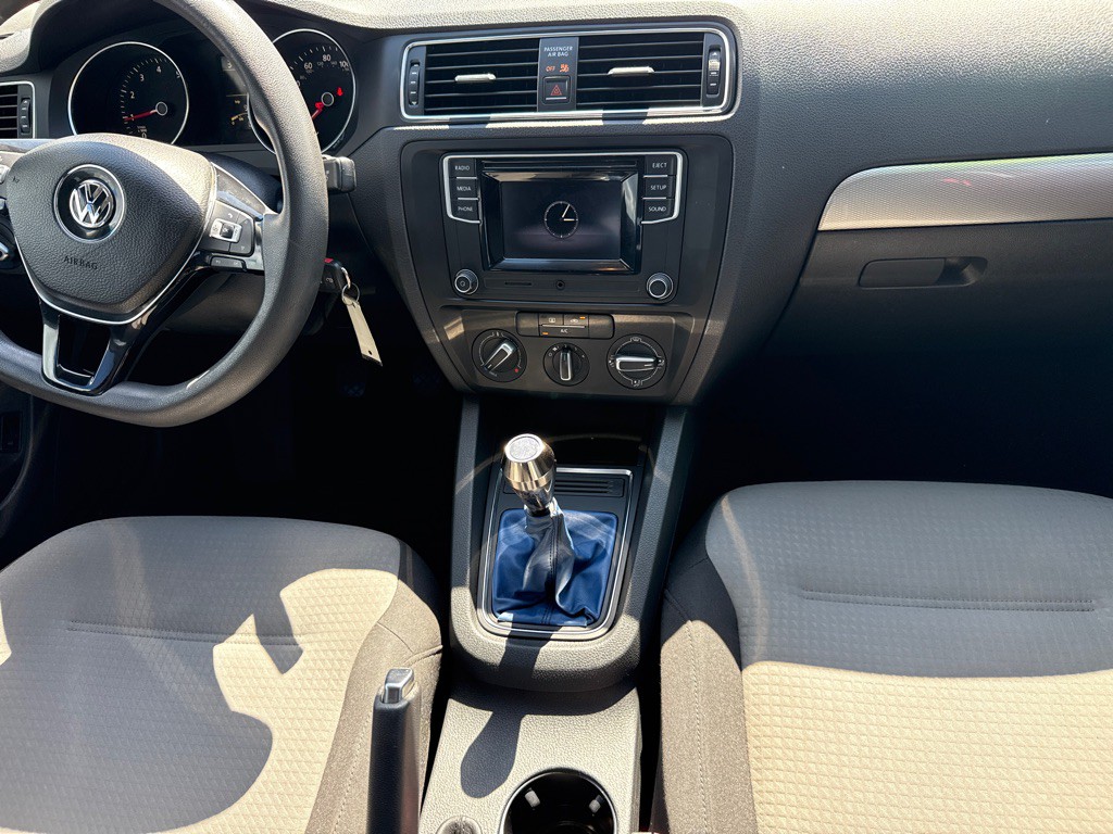 2017 Volkswagen Jetta Image 10