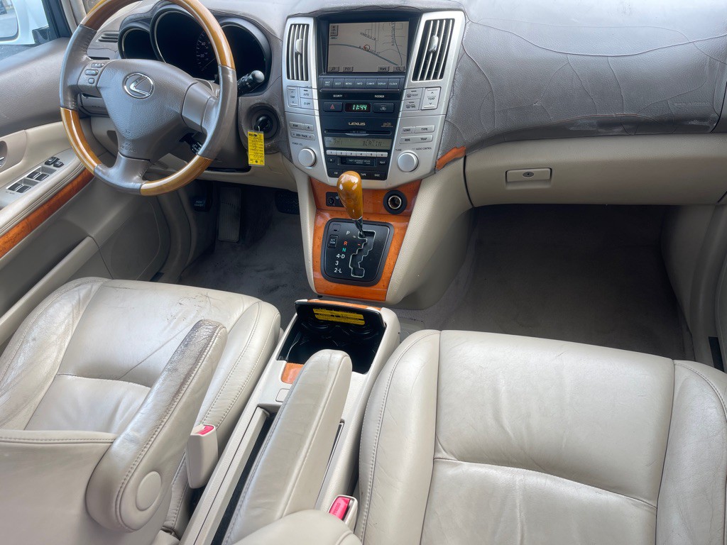 2004 Lexus RX Image 10