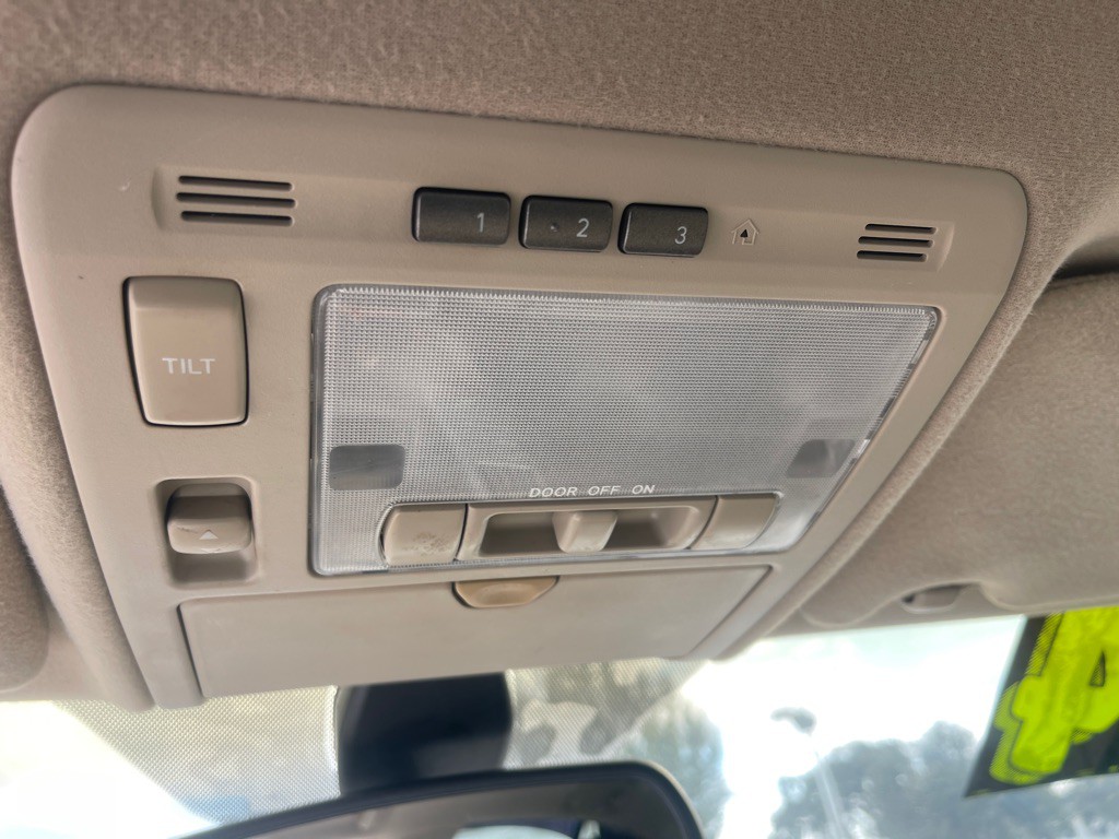 2004 Lexus RX Image 13