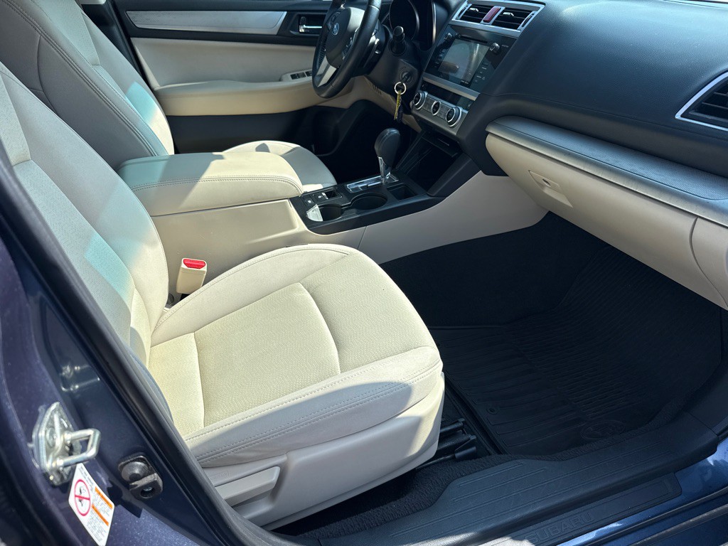 2015 Subaru Legacy Image 7