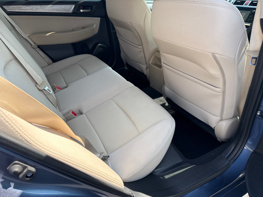 2015 Subaru Legacy Image 8