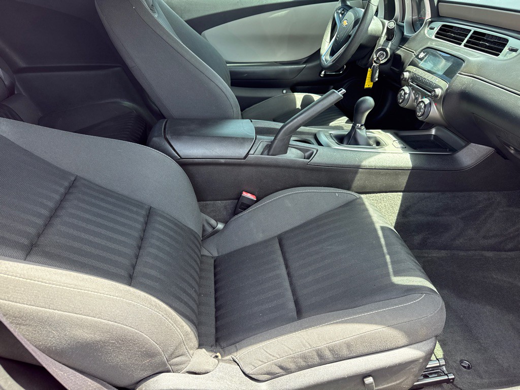 2015 Chevrolet Camaro Image 8