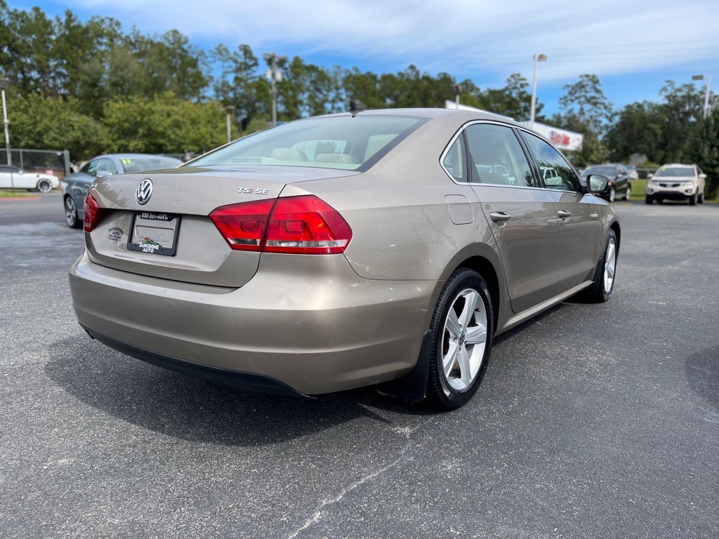 2015 Volkswagen Passat Image 2