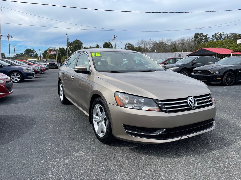 2015 Volkswagen Passat Image 4