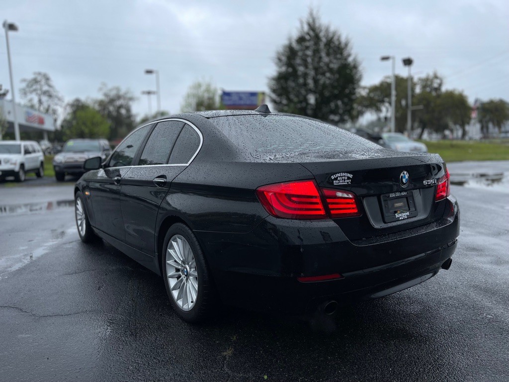 2011 BMW 5 Series Image 3