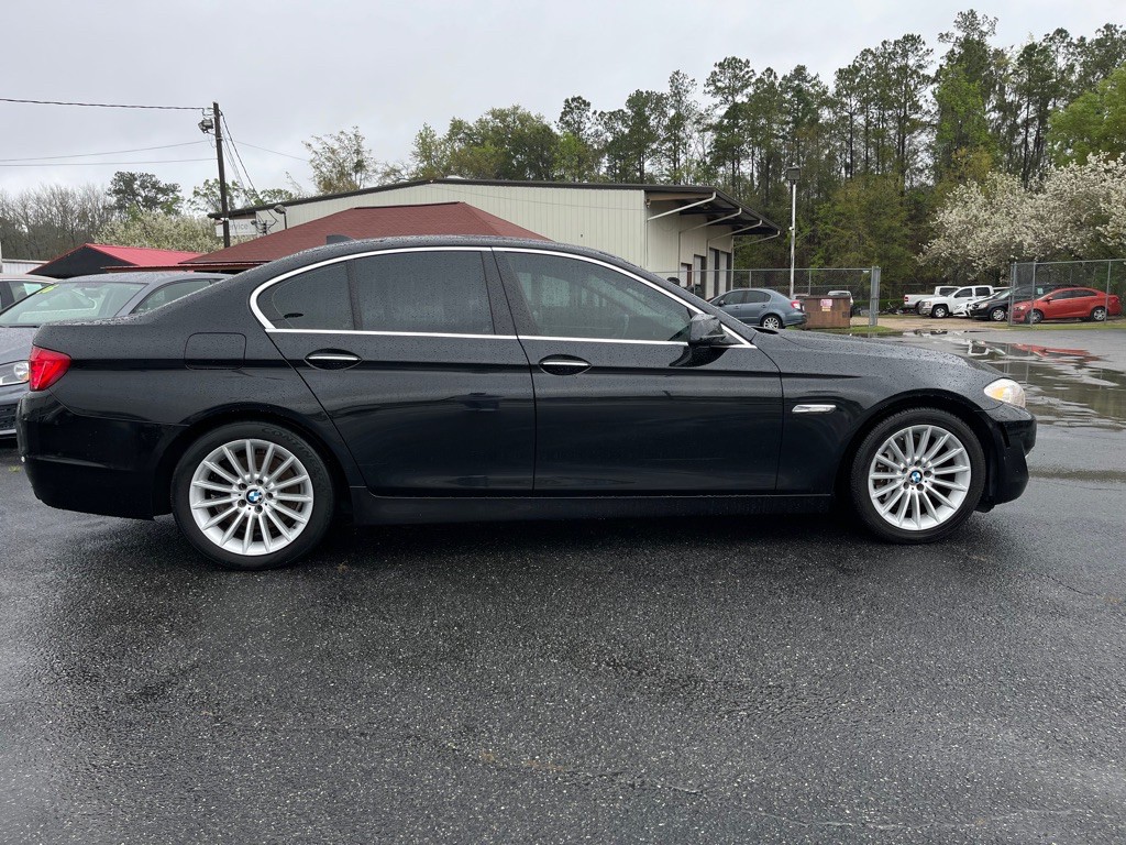 2011 BMW 5 Series Image 5