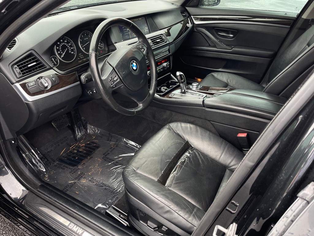 2011 BMW 5 Series Image 13