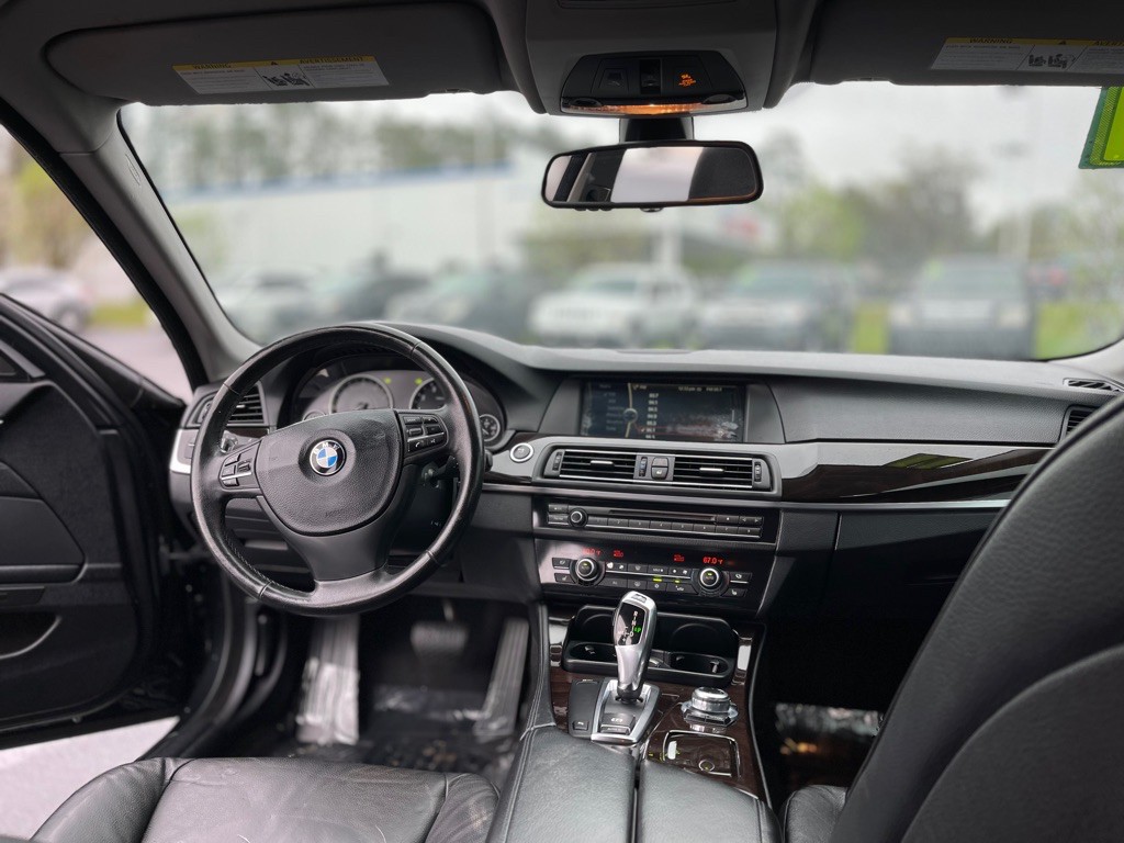 2011 BMW 5 Series Image 19