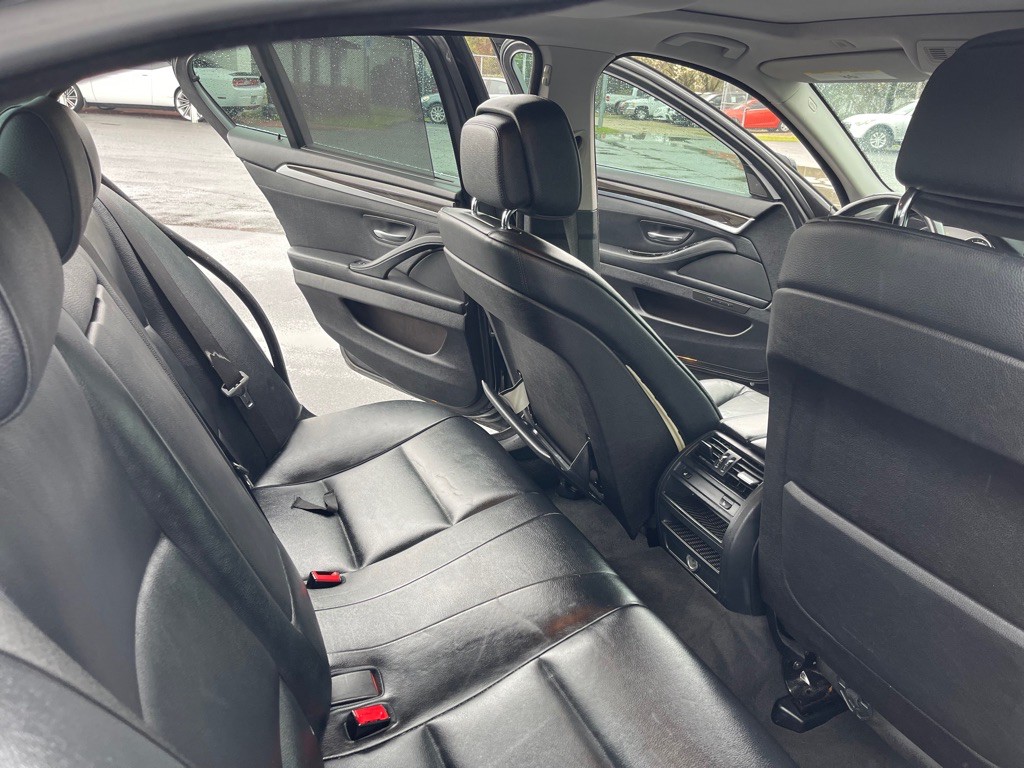 2011 BMW 5 Series Image 21