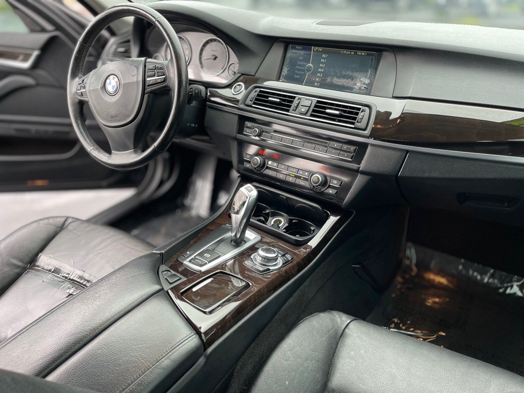 2011 BMW 5 Series Image 23