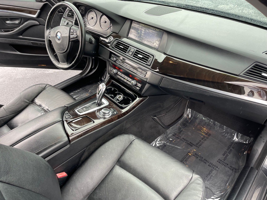 2011 BMW 5 Series Image 27