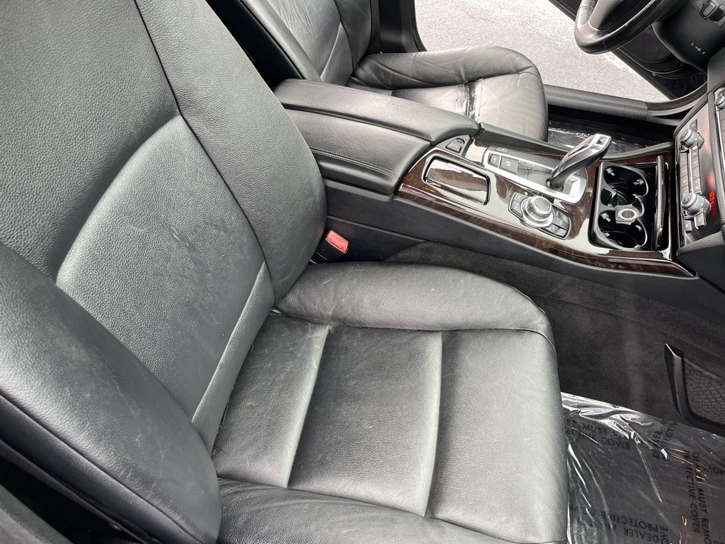 2011 BMW 5 Series Image 32