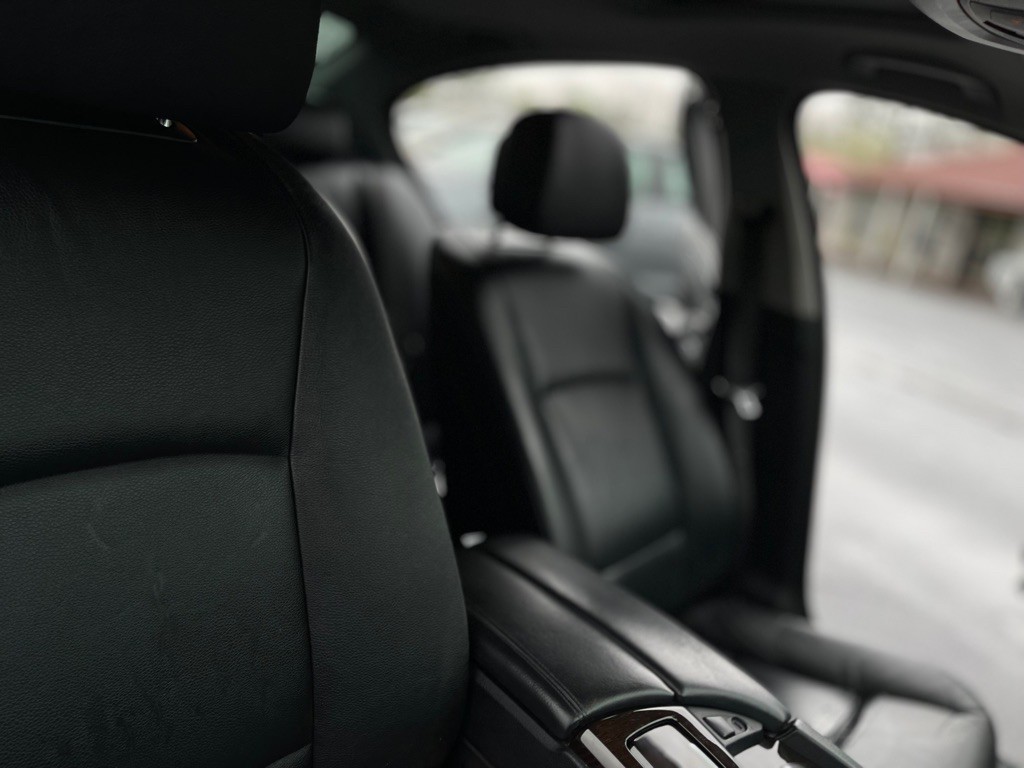 2011 BMW 5 Series Image 33