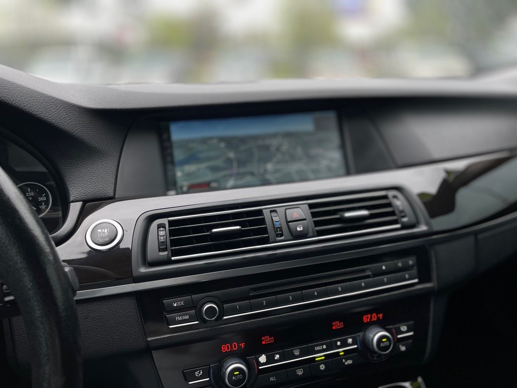 2011 BMW 5 Series Image 34