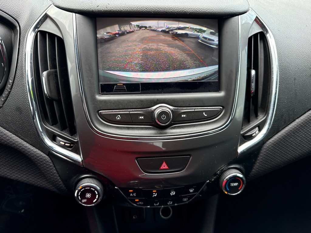 2019 Chevrolet Cruze Image 10