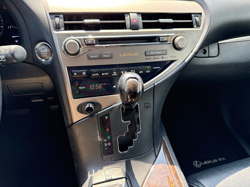 2013 Lexus RX Image 16