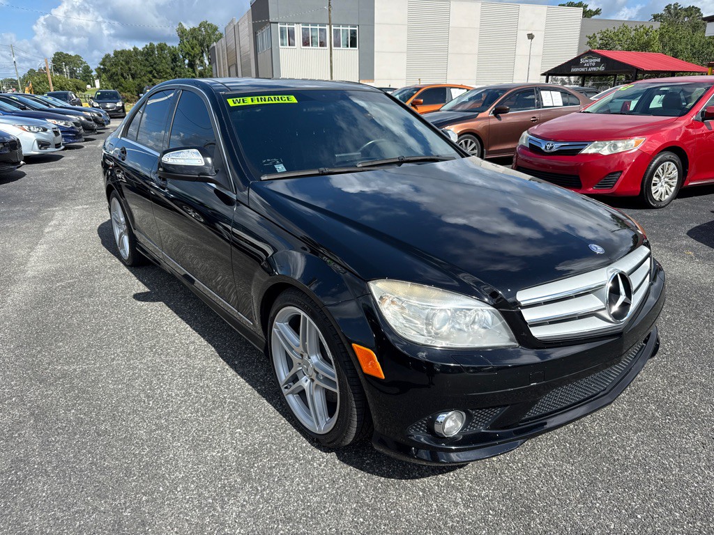 2009 Mercedes-Benz C-Class Image 2