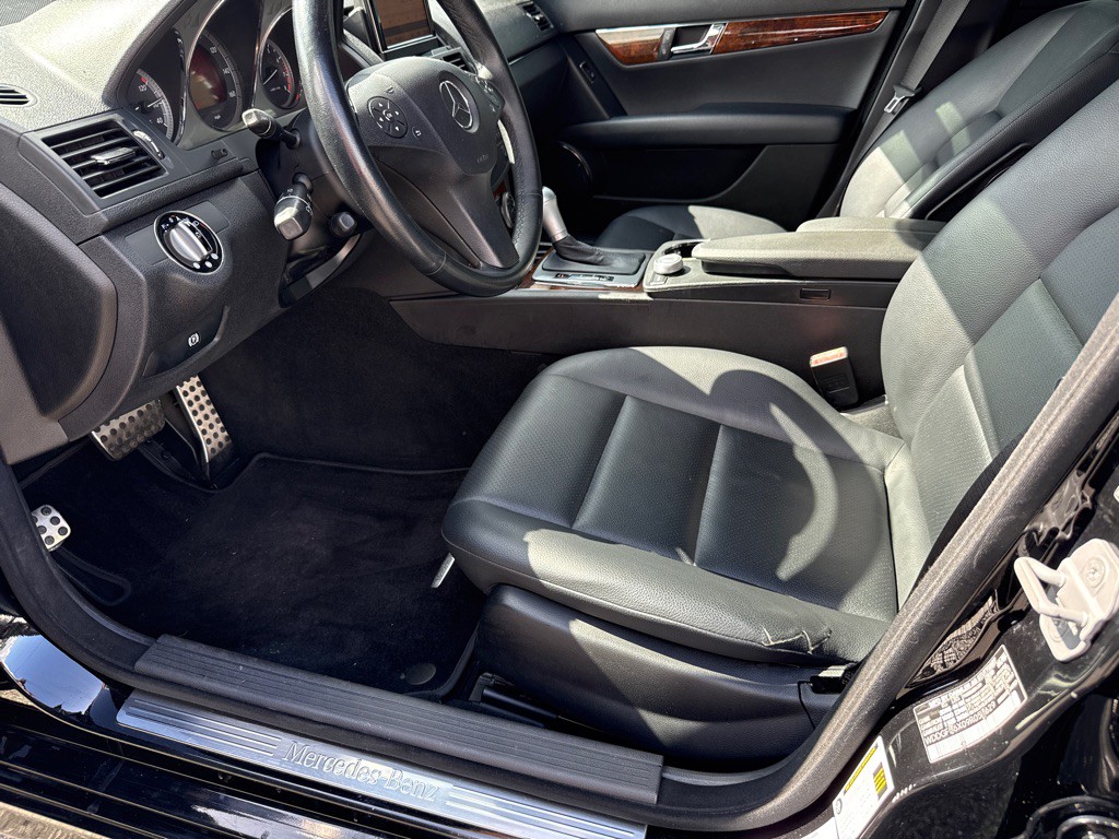 2009 Mercedes-Benz C-Class Image 5