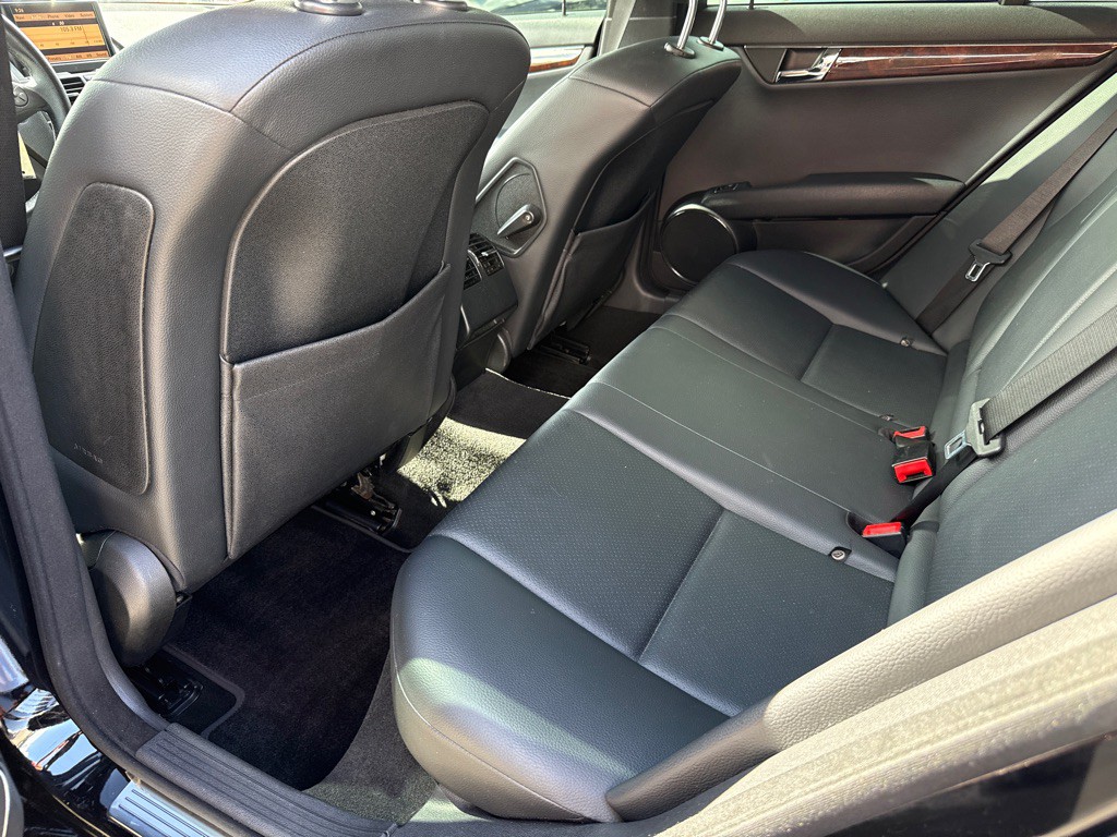 2009 Mercedes-Benz C-Class Image 6