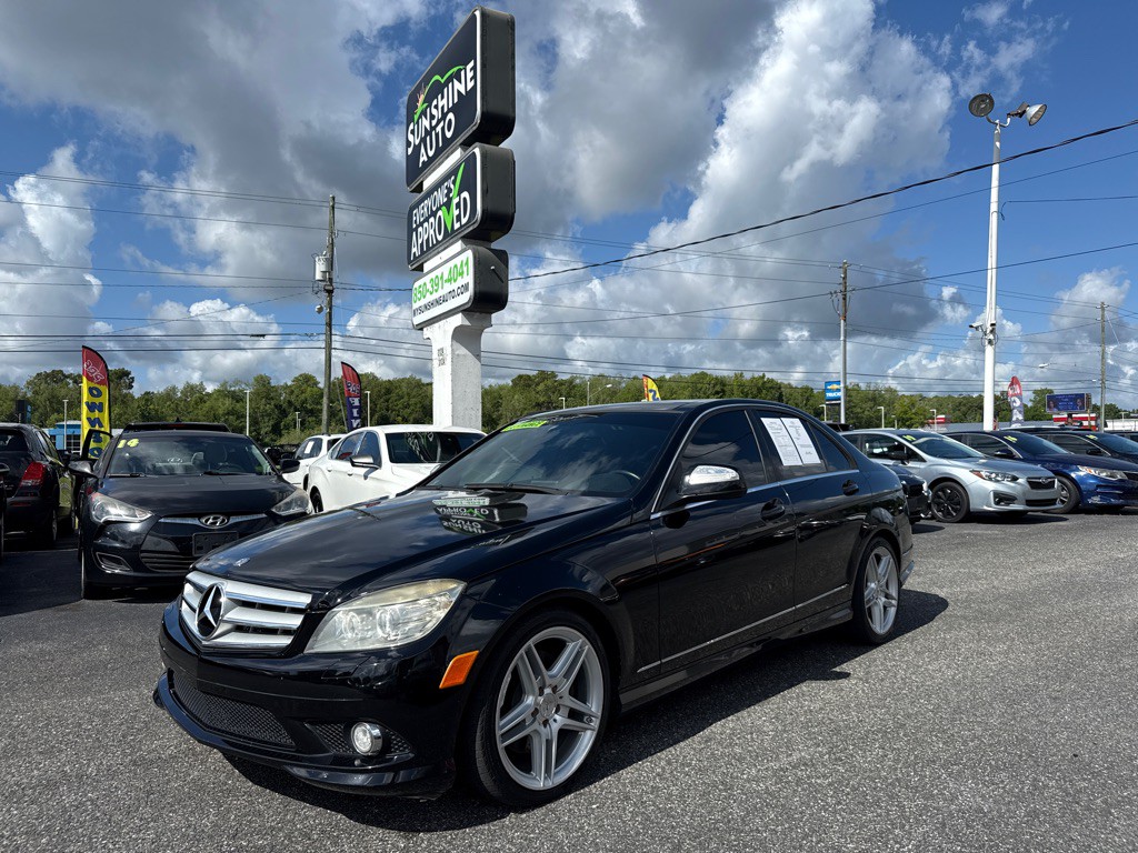 2009 Mercedes-Benz C-Class Image 1