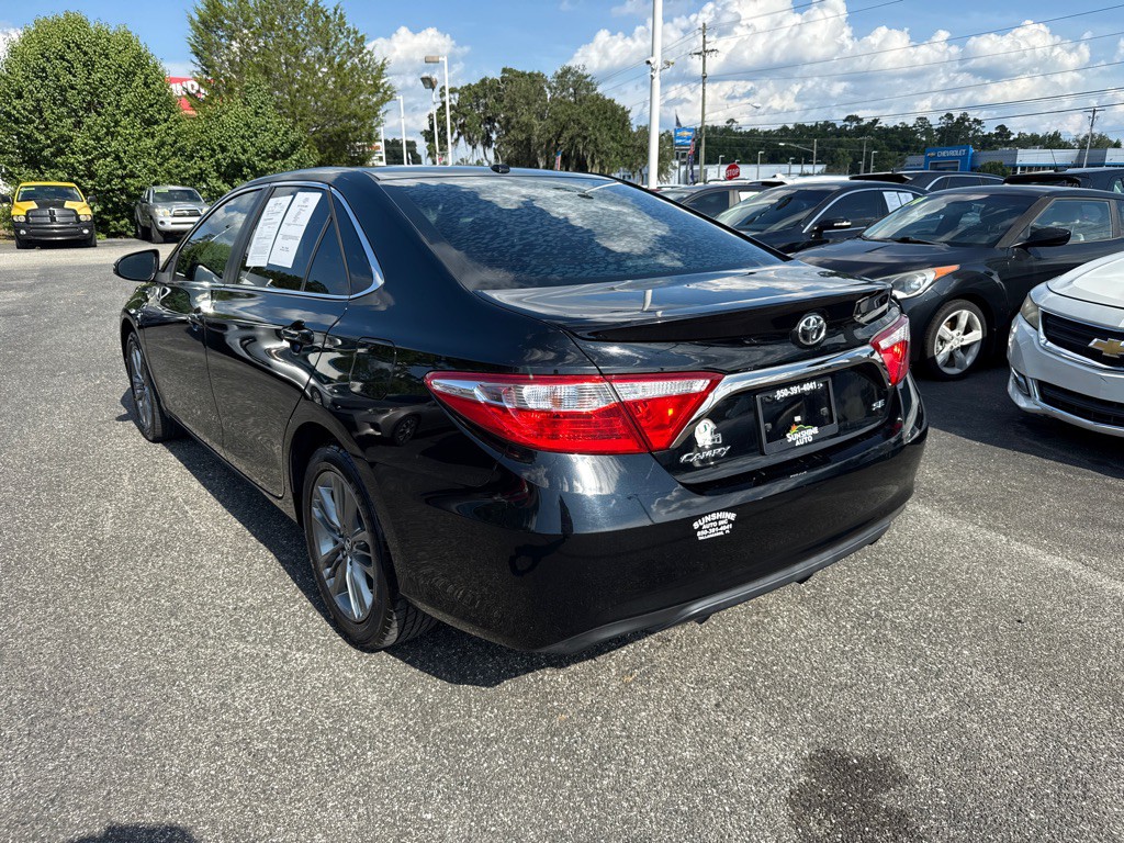 2017 Toyota Camry Image 4
