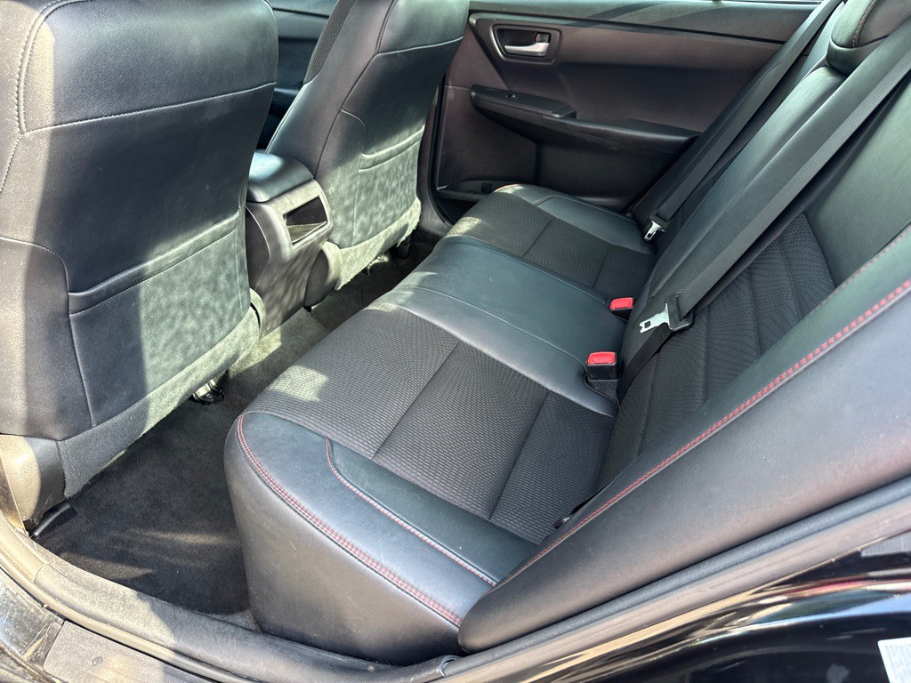 2017 Toyota Camry Image 7