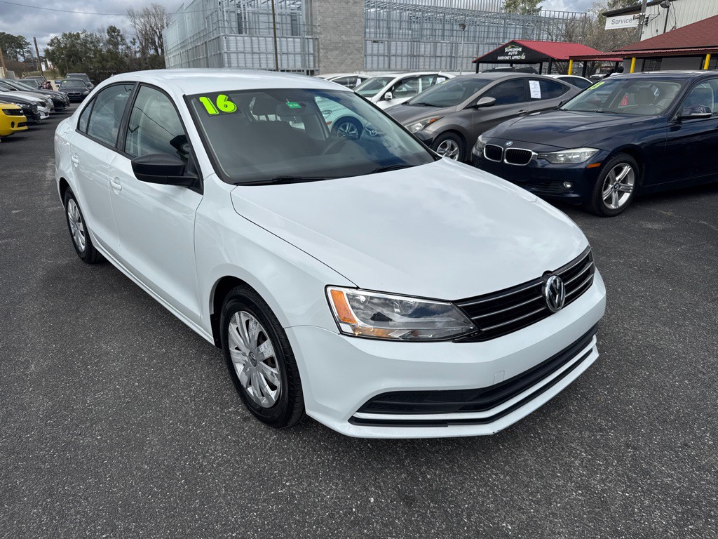 2016 Volkswagen Jetta Image 2