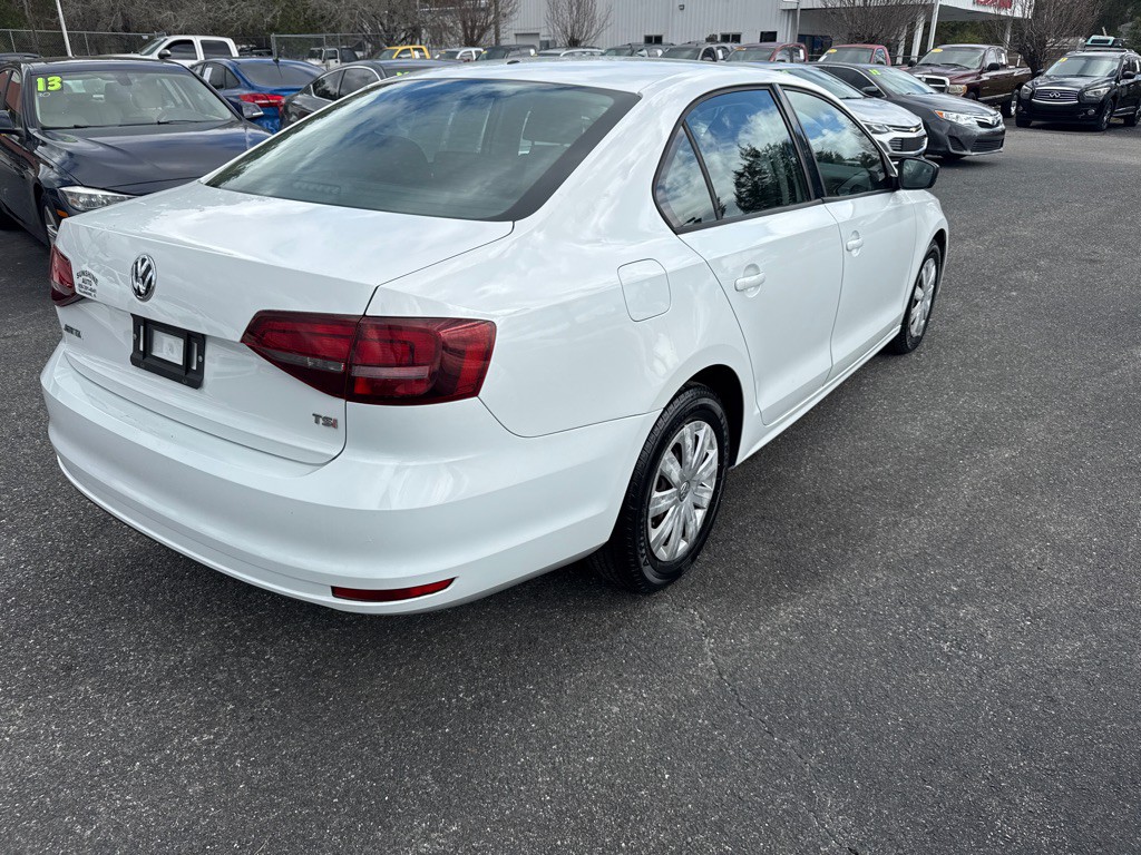 2016 Volkswagen Jetta Image 3
