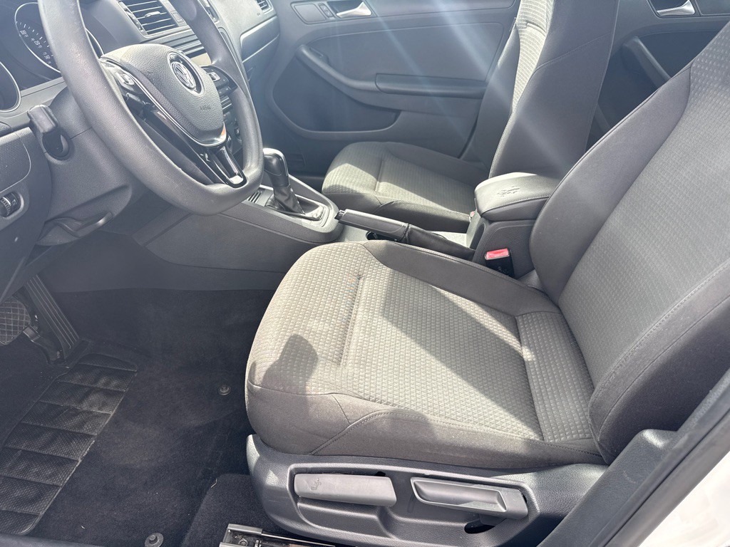 2016 Volkswagen Jetta Image 5
