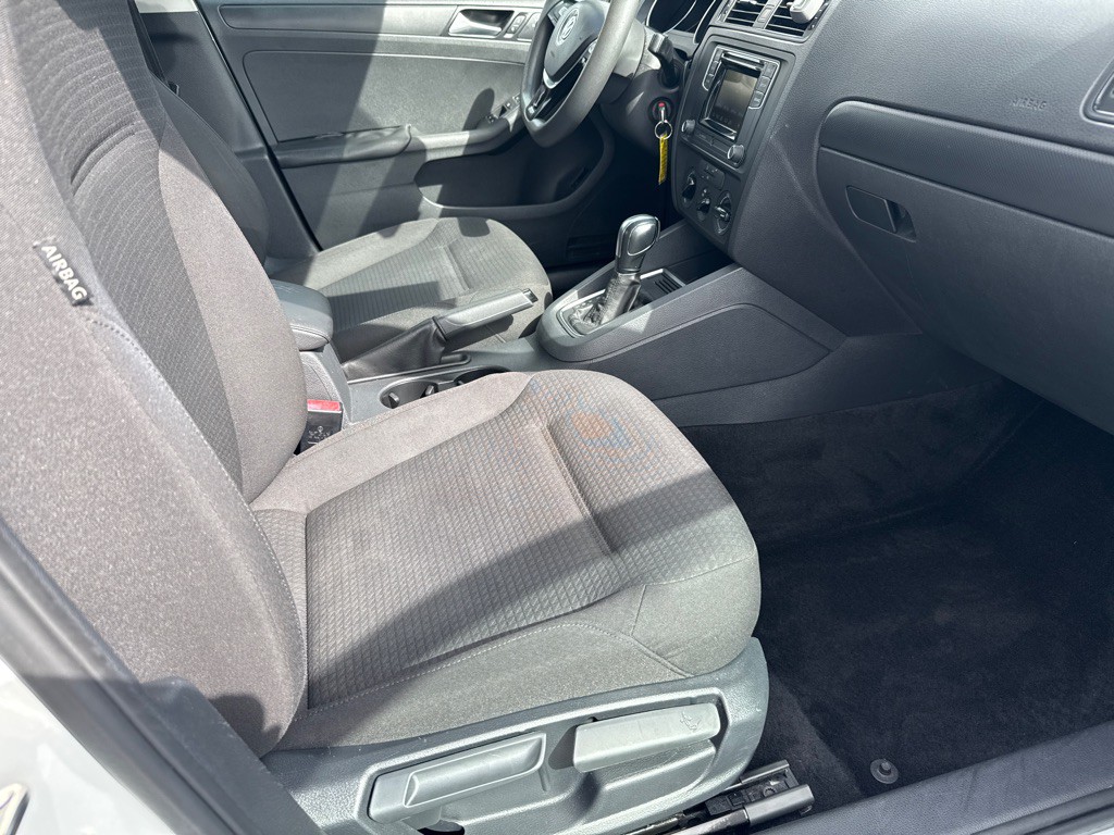 2016 Volkswagen Jetta Image 7