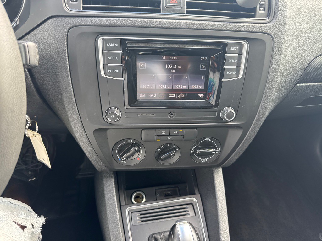 2016 Volkswagen Jetta Image 11